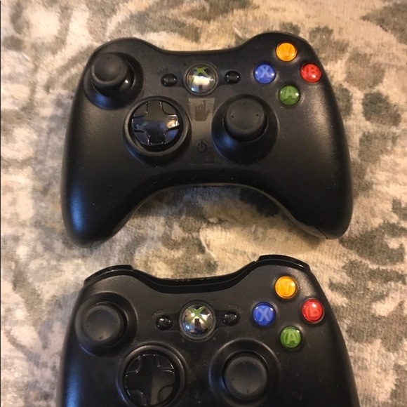 Xbox 360 with 2 games - Picture 5 of 8